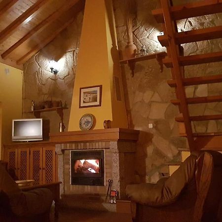 Гостевой дом Casa Rural El Casillo Del Abuelo Goyo Наварредонда-де-Гредос Экстерьер фото