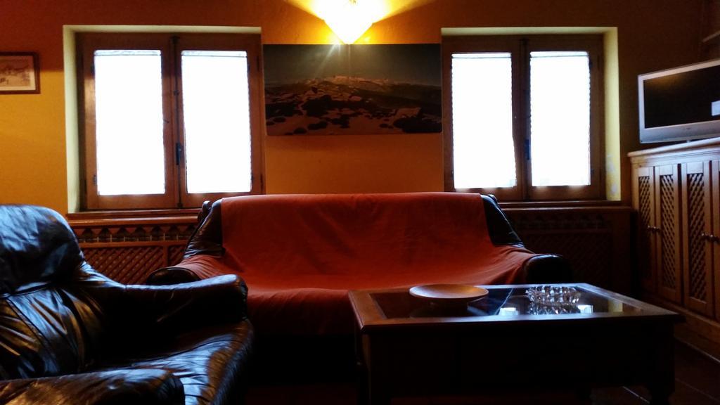 Гостевой дом Casa Rural El Casillo Del Abuelo Goyo Наварредонда-де-Гредос Экстерьер фото